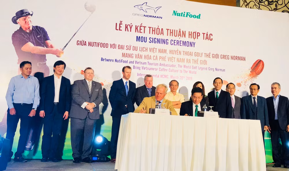 Lễ ký kết thỏa thuận hợp tác giữa Nutifood và Greg Noman