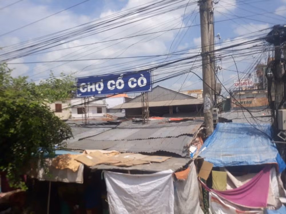 Chợ Cổ Cò - nơi người dân trúng thầu nhưng không được thu phí chợ. Ảnh: NT