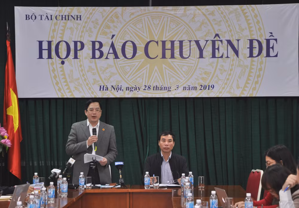 Ông Đặng Quyết Tiến, Cục trưởng Cục Tài chính doanh nghiệp, Bộ Tài chính phát biểu tại buổi họp báo