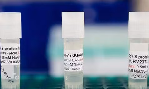 Các mẫu vắcxin phòng COVID-19 được bào chế tại một công ty phát triển vắcxin ở Mỹ ngày 20/3/2020. Ảnh: internet.
