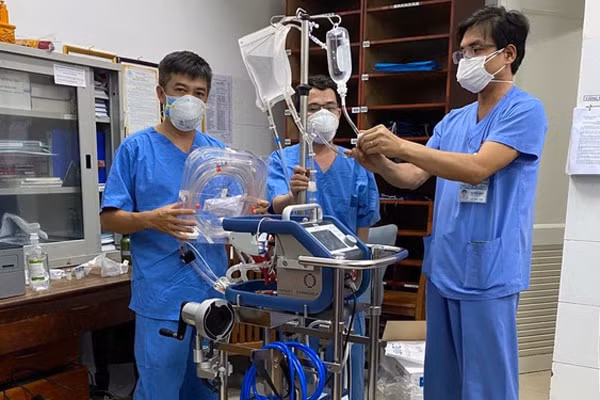 BN416 nguy kịch, phải can thiệp ECMO. Ảnh: TL.