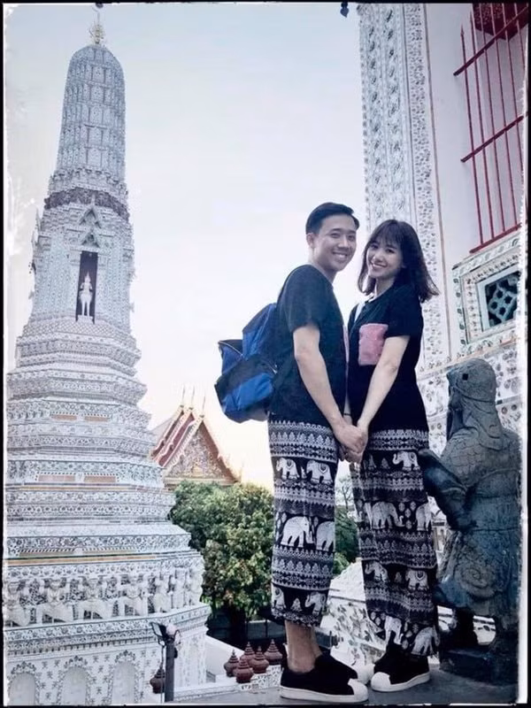 Nói đến độ yêu vợ trong giới showbiz Việt thì không nhắc mà mọi người sẽ nhớ ngay đến Trấn Thành.