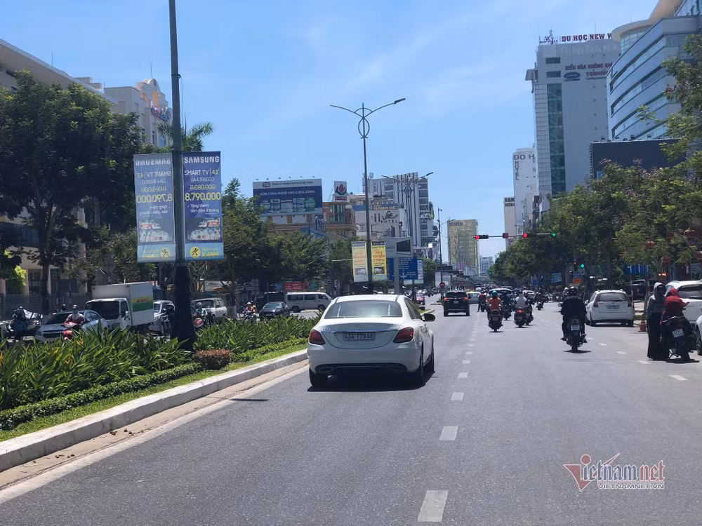 Đường phố Đà Nẵng cũng trở nên vắng lặng. Ảnh: internet.