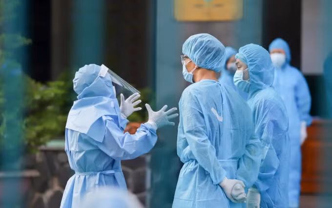 Nhân viên y tế Bệnh viện Đà Nẵng. Ảnh: TL.