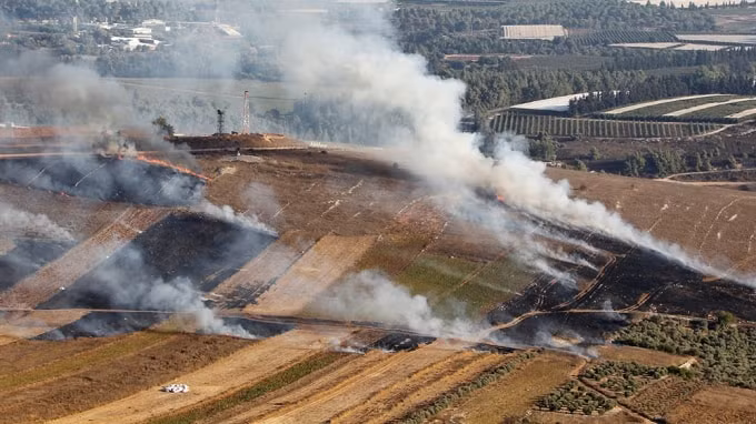 Giao tranh ác liệt đã xảy ra trên toàn tuyến biên giới giữa Israel và Lebanon - Ảnh: Reuters