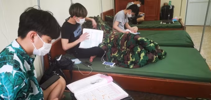 Bên trong khu cách ly tập trung. Ảnh: TL.
