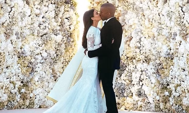 Sau nhiều năm chờ đợi, Kanye và Kim chính thức kết hôn