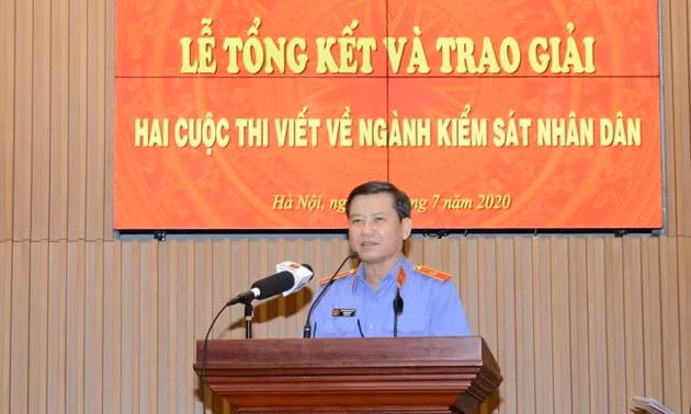 Đồng chí Lê Minh Trí, Uỷ viên Trung ương đảng, Bí thư Ban cán sự đảng, Viện trưởng VKSND tối cao phát biểu tại buổi Lễ. Ảnh: Đắc Thái