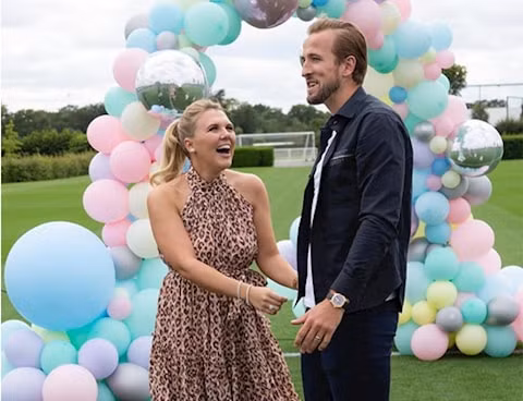 Cặp thanh mai trúc mã Harry Kane và Katie Goodland. Ảnh: internet.