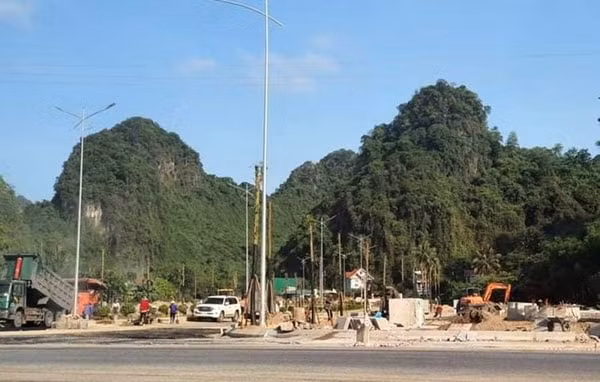 Dự án nối quốc lộ 18 với đường bao biển Hạ Long - Cẩm Phả khiến một số cán bộ, trong đó có giám đốc Sở Tài chính Quảng Ninh bị kỷ luật