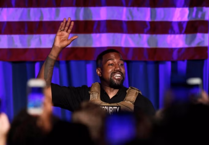 Kanye West trong buổi vận động đầu tiên của mình. Ảnh: Reuters