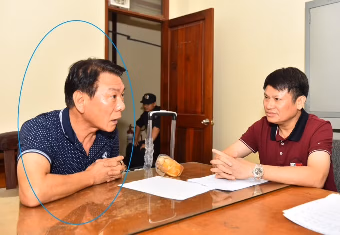 Cựu cảnh sát Hàn Quốc (bên trái) cầm đầu đường dây ma túy. (Ảnh CAND)
