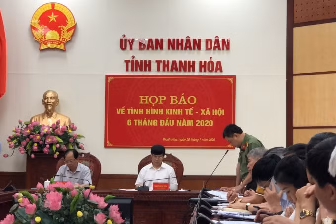 Đại tá Trần Phú Hà - Giám đốc Công an tỉnh Thanh Hóa cung cấp thông tin tại buổi họp báo.
