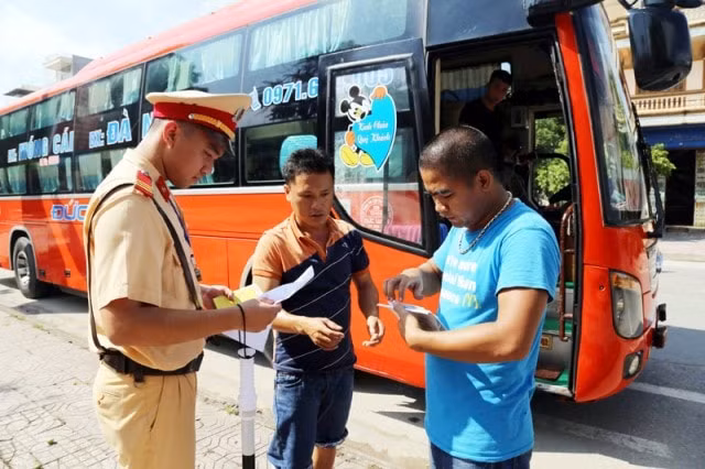 Tăng cường kiểm tra, xử lý xe khách vi phạm an toàn giao thông dịp lễ Quốc khánh 2/9. Ảnh minh họa.
