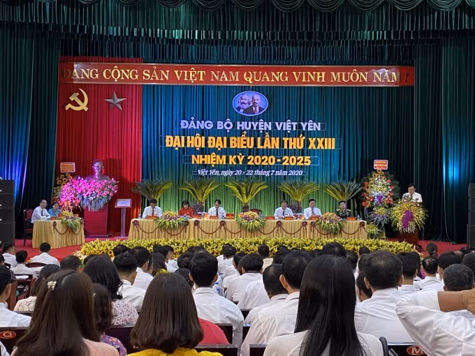 Đại hội Đảng bộ Huyện Việt Yên thông qua nghị quyết xây dựng đơn vị này trở thành Thị xã đầu tiên của Tỉnh Bắc Giang. Ảnh: Dương Lâm