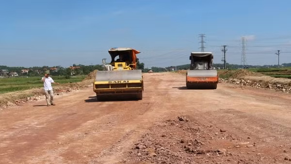 Đường vành đai IV qua địa phận huyện Việt Yên, Bắc Giang đang được thi công