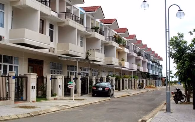 Theo Savills Việt Nam, giá trung bình nhà liền kề ở Hà Nội đạt 4.458 USD/m2 (tương đương hơn 100 triệu đồng/m2), tăng 9% theo quý. Ảnh minh họa