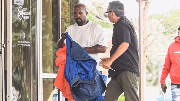 Kanye West tới bệnh viện khám vì lo lắng.