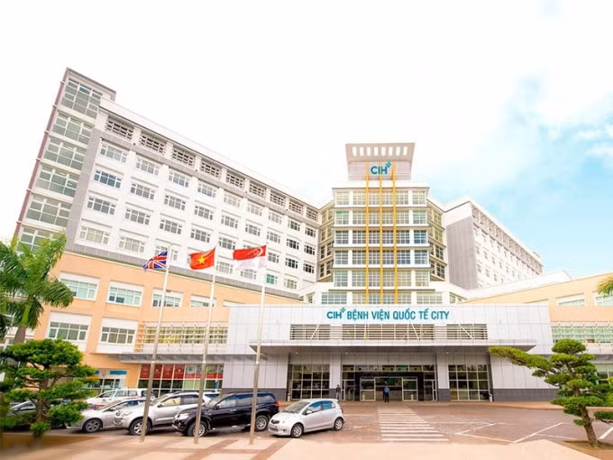 Bệnh viện Quốc tế City khẩn trương tạm ngưng khám trong thời gian 3 ngày kể từ ngày 29/7.