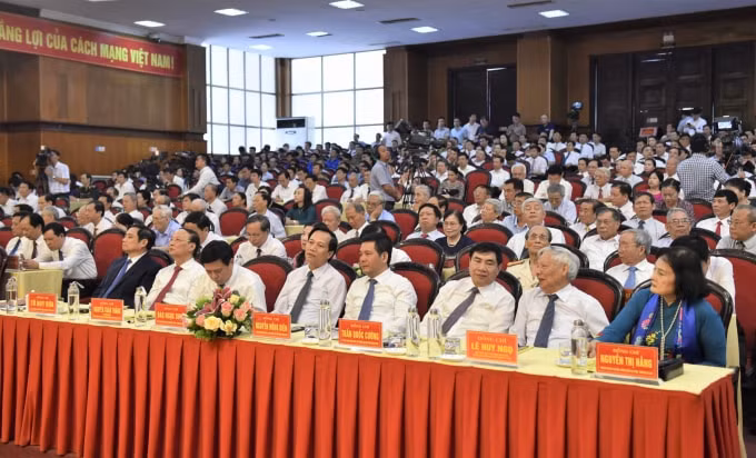 Tham dự buổi Lễ kỷ niệm có lãnh đạo Đảng, Nhà nước, lãnh đạo các Ban, bộ, ngành, cơ quan Trung ương và lãnh đạo, nguyên lãnh đạo tỉnh Thanh Hóa