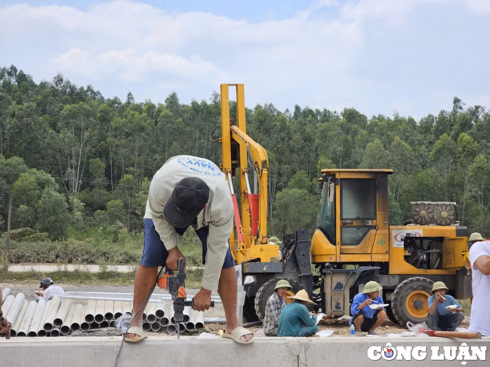 ngam cao toc quoc lo 45 nghi son truoc ngay thong xe hinh 2