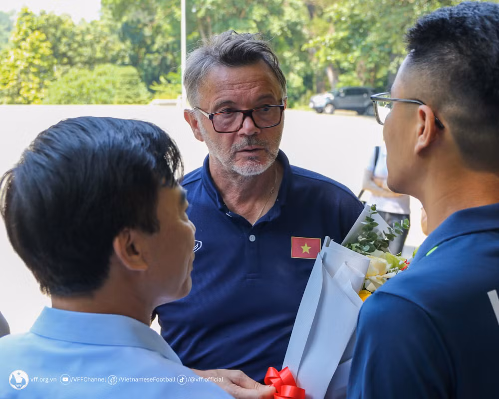 u23 viet nam dang huong tuong niem cac vua hung truoc them giai u23 chau a hinh 7