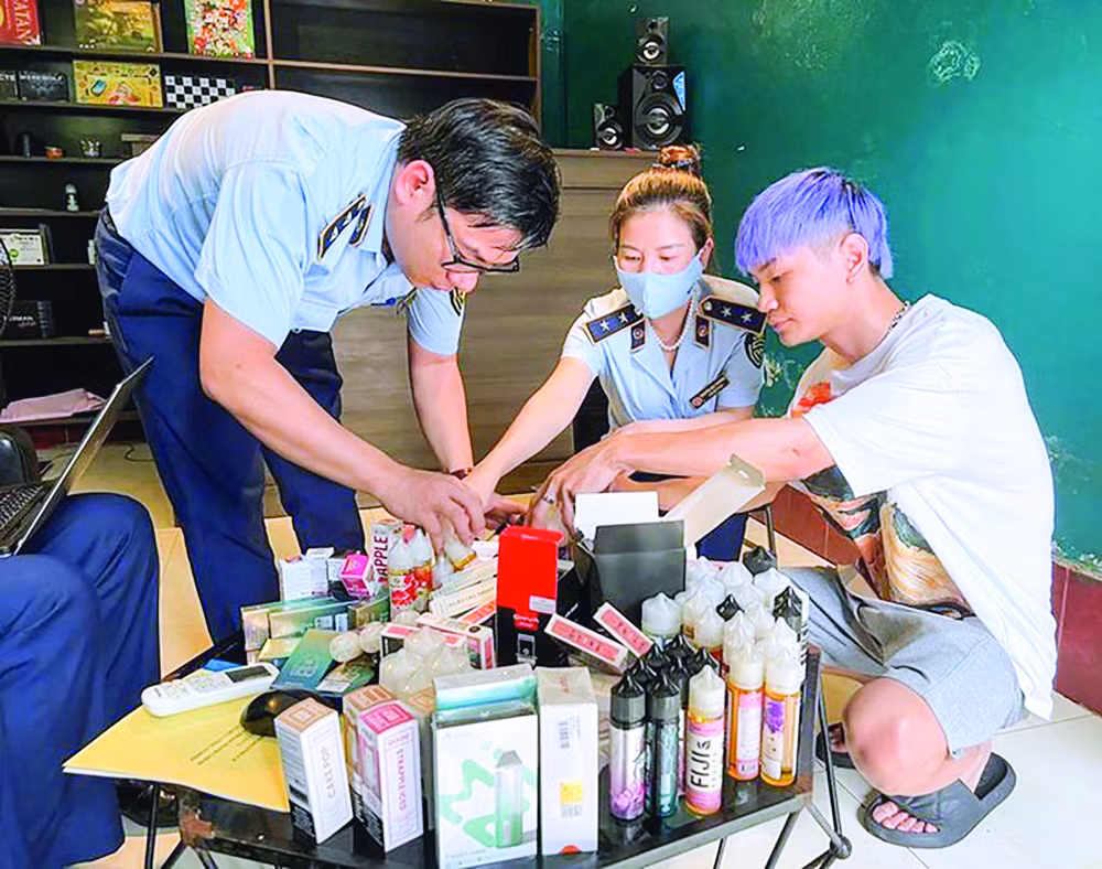 thuoc la dien tu hau qua khon luong tu mot trao luu thoi thuong hinh 2