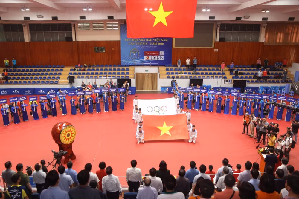ngay mai 18 11 chinh thuc khai mac giai bong ban cup hoi nha bao viet nam lan thu xv 2022 hinh 1