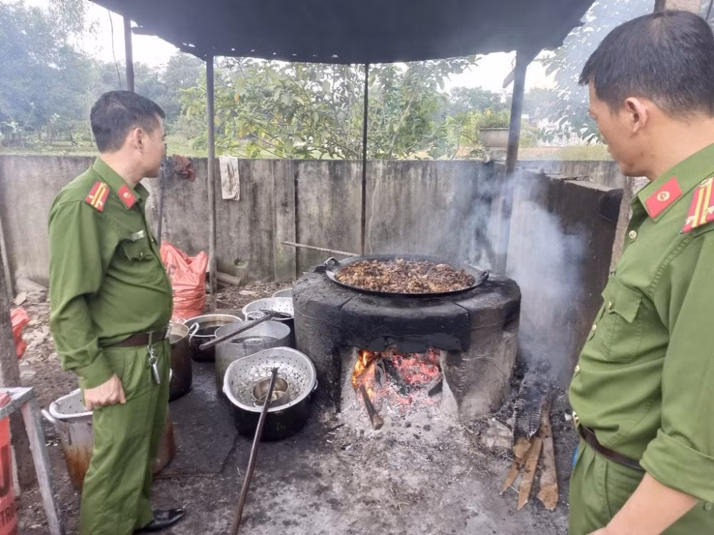phat hien mot co so che bien gan 1 tan mo dong vat ban tai ha tinh hinh 1