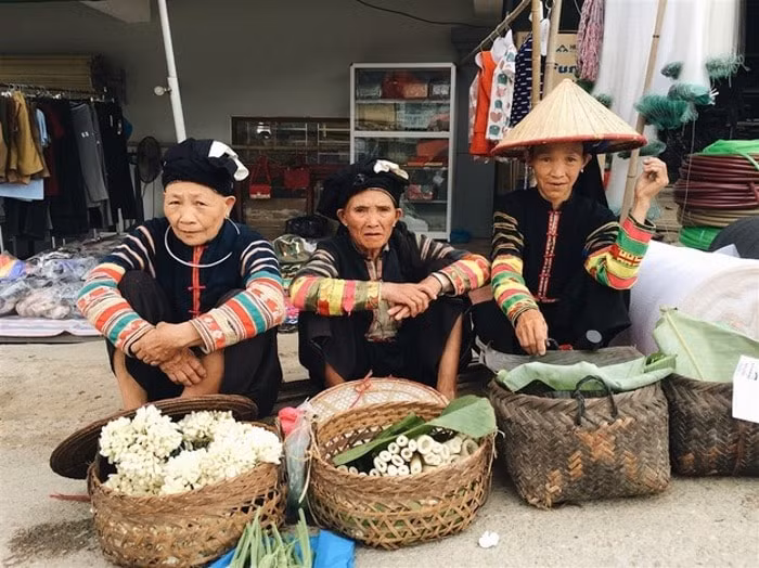 doc dao sac mau cho phien bao lac hinh 3