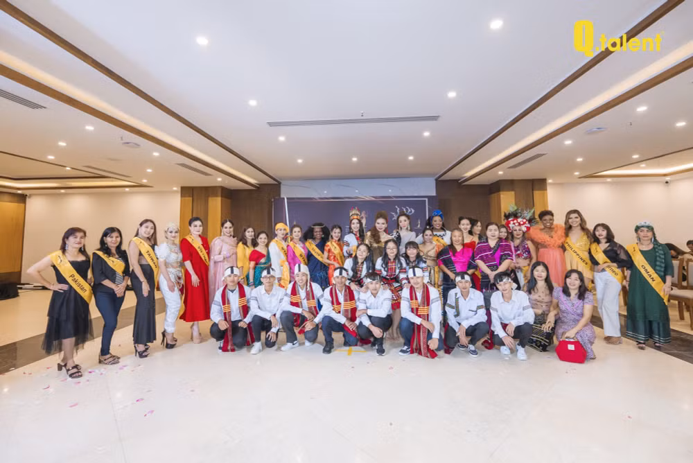 hoa hau phan kim oanh trai long truoc them chung ket mrs grand international 2022 hinh 1