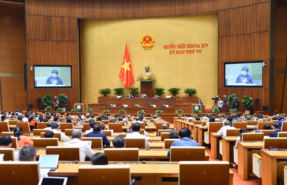 cong an xa duoc su dung cong cu ho tro de dua nguoi co hanh vi bao luc gia dinh den tru so hinh 1