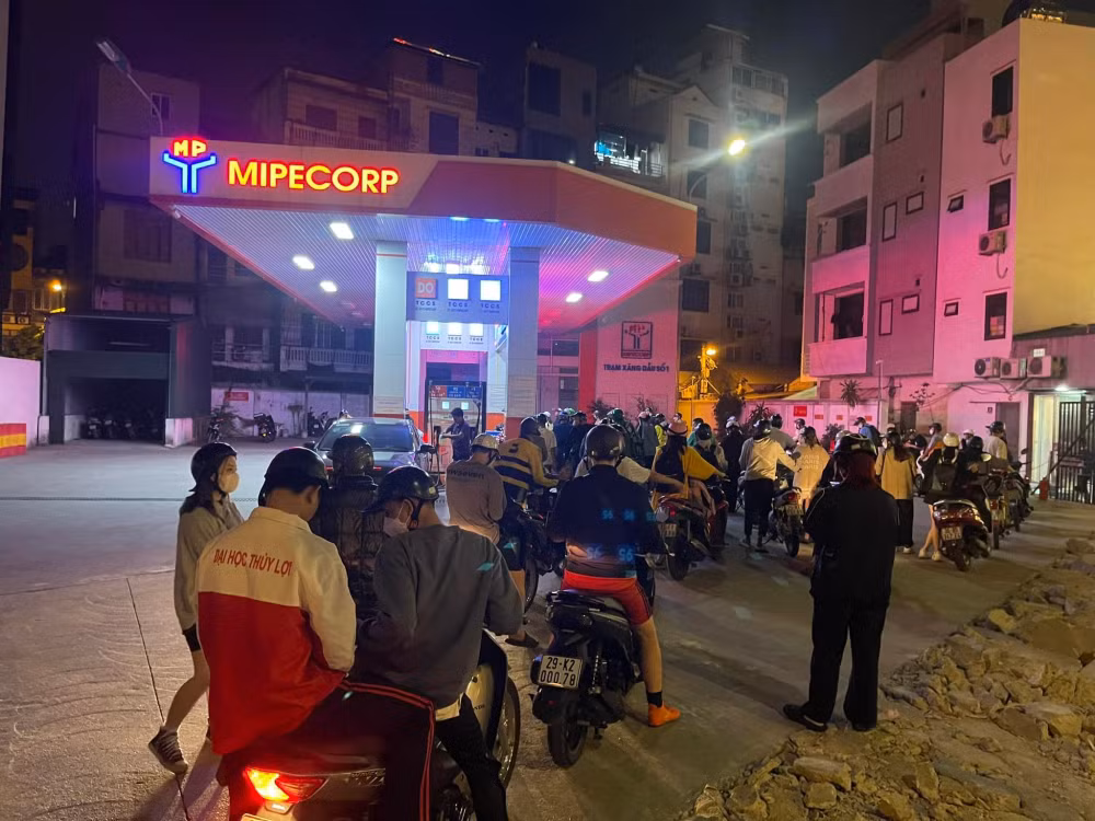 dat bao thuc do xang luc dem muon nhung tranh vo dua gap vo dua hinh 3