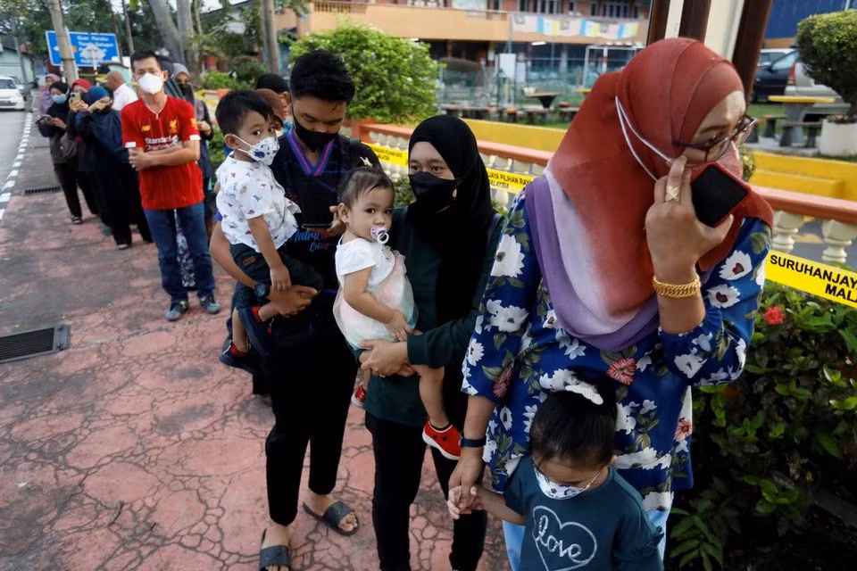 nguoi dan malaysia di bo phieu tong tuyen cu hinh 1