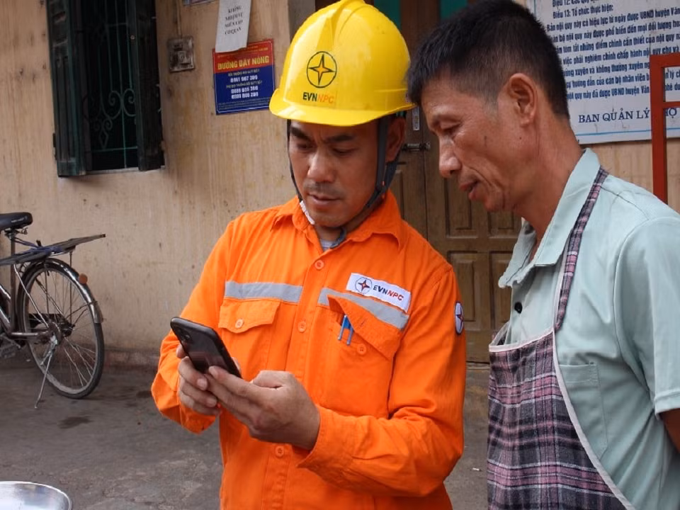 evnnpc dam bao cung cap dien an toan lien tuc phuc vu phat trien kinh te xa hoi trong thang 10 hinh 2