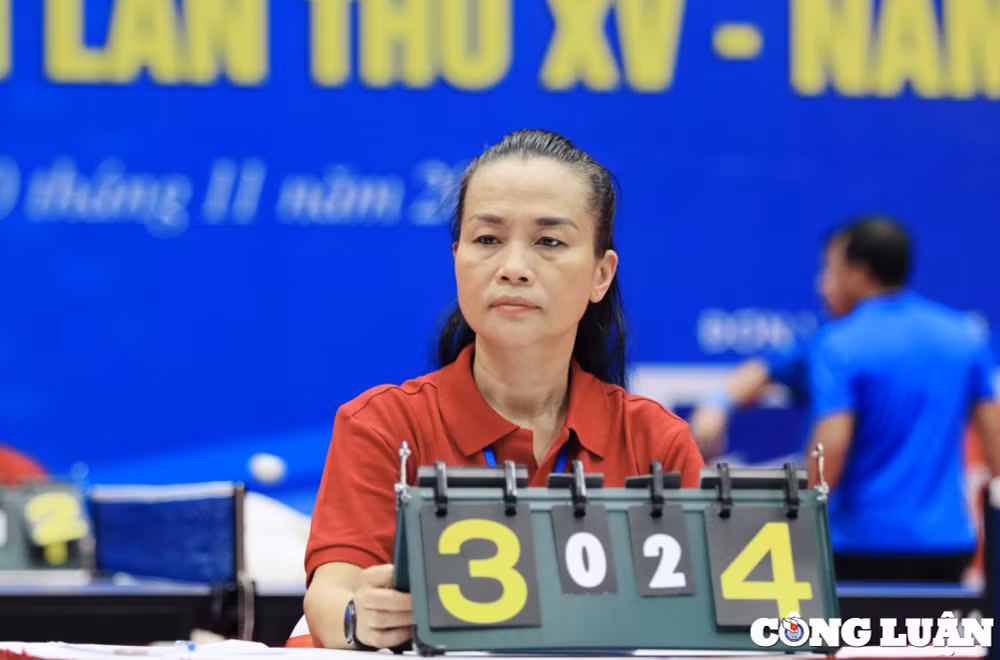 to trong tai khach quan minh bach tai giai bong ban cup hoi nha bao viet nam hinh 3
