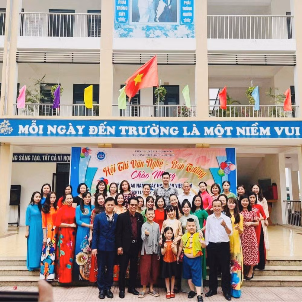 cam dong nhung mon qua thiet thuc ekip trang nhi danh tang thay co nhan dip 20 11 hinh 4