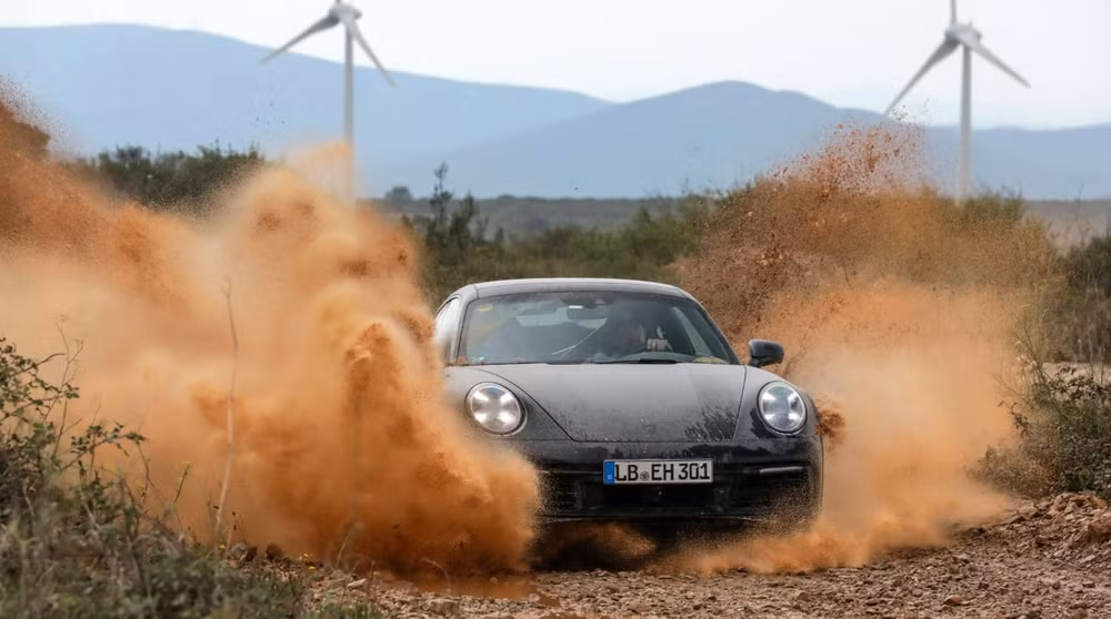 xem truoc sieu xe dia hinh porsche 911 dakar hinh 4