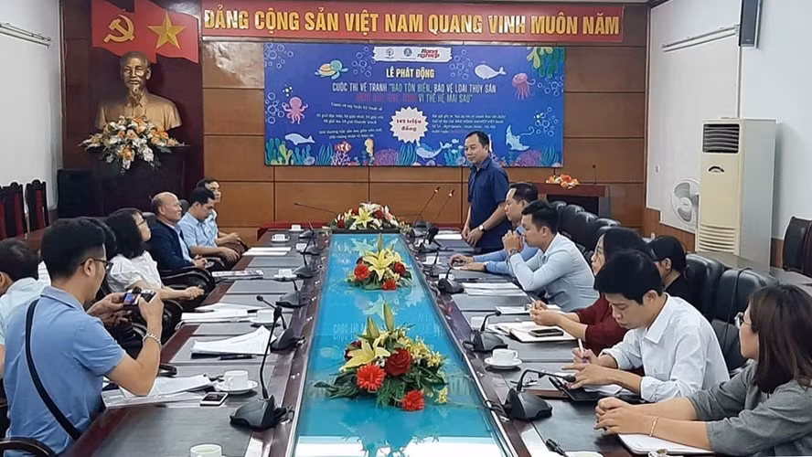 phat dong cuoc thi ve tranh bao ton bien bao ve loai thuy san nguy cap quy hiem vi the he mai sau hinh 1