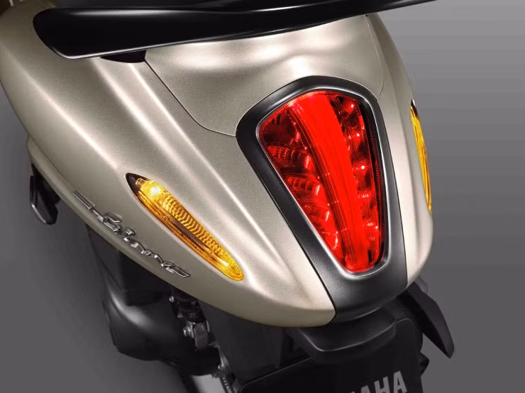 ra mat xe ga 2023 yamaha grand filano gia tu 432 trieu dong hinh 10