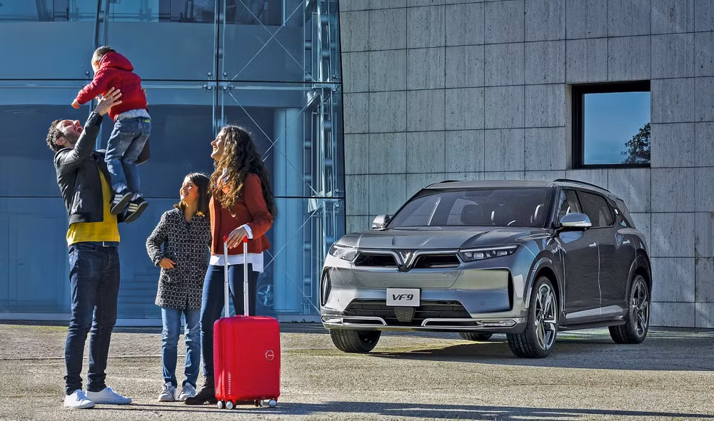 vinfast tro lai los angeles auto show 2022 voi 4 mau xe dien hinh 2