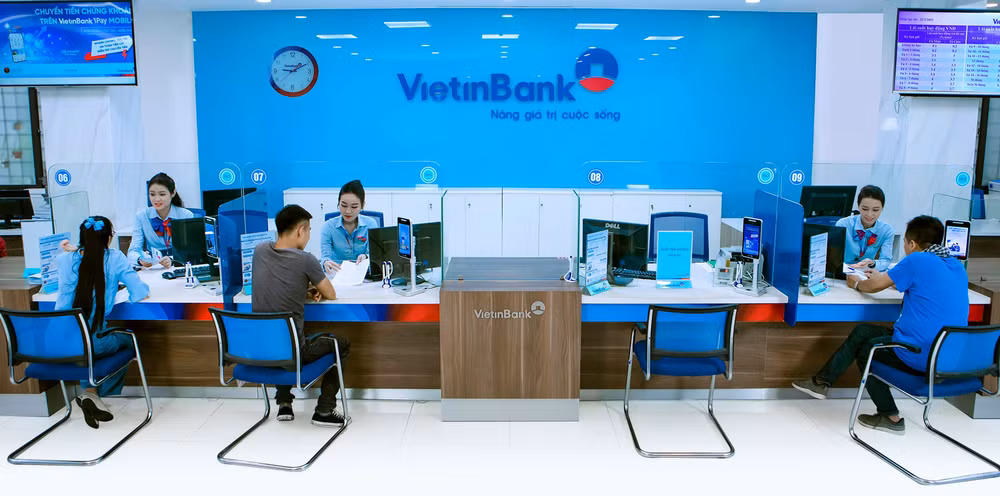vietinbank dan dau thi truong ban le tai viet nam hinh 1