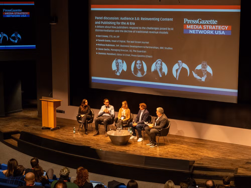 Taneth Evans (Wall Street Journal), Steve Sachs (Giám đốc điều hành Guardian Hoa Kỳ), Melissa Rubinson (BBC), Joe Croney (Giám đốc công nghệ của Arc XP) và Dominic Ponsford của Press Gazette.
