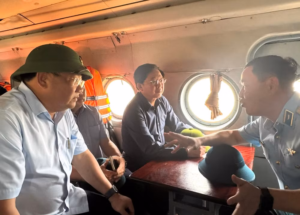 Phó Thủ tướng Hồ Quốc Dũng kiểm tra công tác ứng phó khẩn cấp mưa lũ tại Khánh Hòa- Ảnh 2.