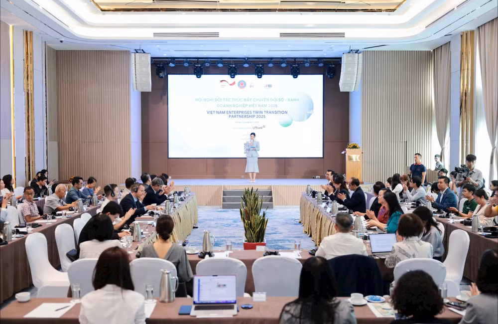 Anh 4 - Hoi nghi Thuc day chuyen doi so - xanh doanh nghiep Viet Nam 2025