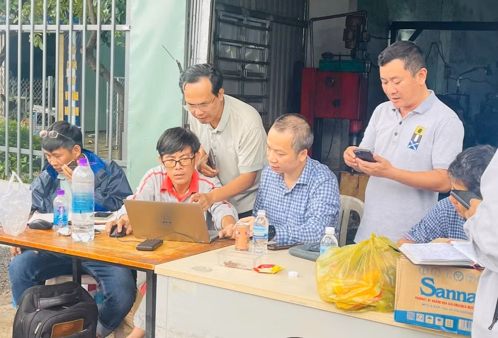 Ban lãnh đạo Viettel Khánh Hòa ứng trực 24/24 cùng anh em triển khai ứng cứu thông tin