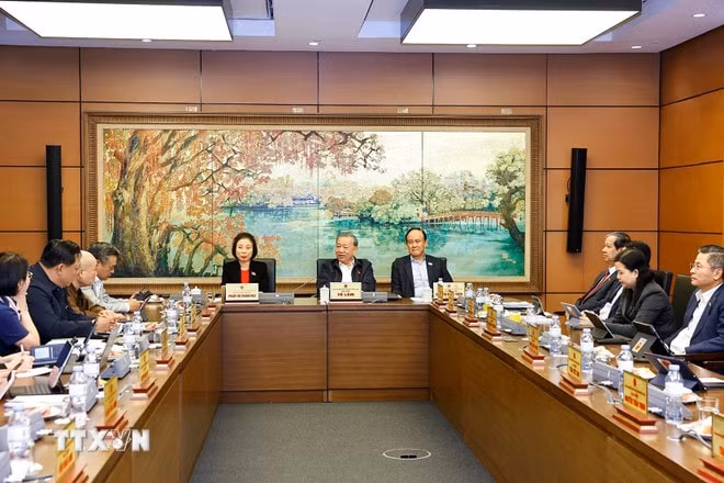 quoc-hoi-thao-luan-2-chu-truong-dau-tu-chuong-trinh-muc-tieu-quoc-gia-9.jpg