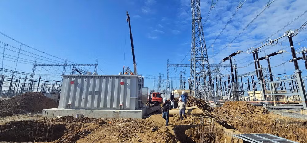 Đoàn công tác kiểm tra tại hiện trường