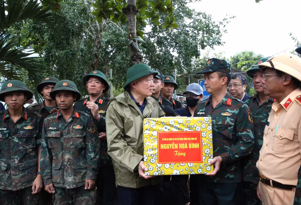 Đắk Lắk sớm khôi phục lại hoạt động kinh tế, ổn định đời sống người dân vùng lũ- Ảnh 4.
