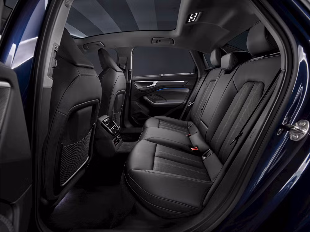 Khu vực hàng ghế thứ hai của Audi A6 2026 - Ảnh: Audi